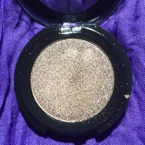 City Color Makeup - City Color shimmer eyeshadow City Color Makeup - City Color shimmer eyeshadow